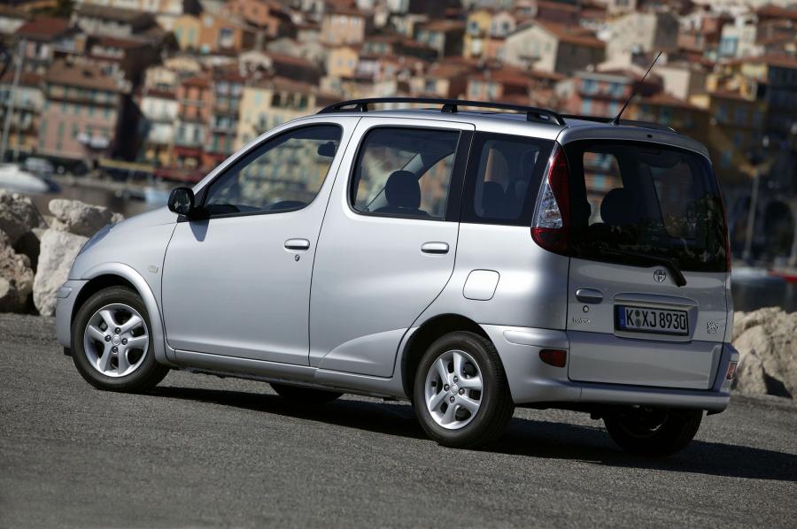  Toyota Yaris Verso 2003 года  (фото 39 из 43)